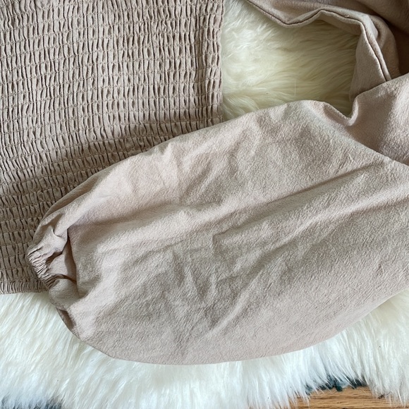 NASTY GAL | Shirred Puff Sleeve Crop Top - Picture 4 of 8